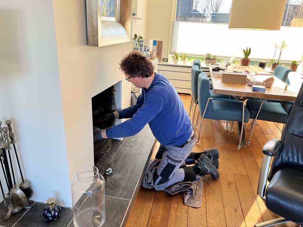 Schouwveger Doorn kleed schoorsteenreiniger Schouwveger Doorn kleed schoorsteenreiniger
